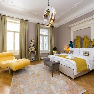 Grand By Tkc Aparthotel Prag